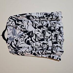 Crown & Ivy Back & White Floral Long Sleeve  Top S s